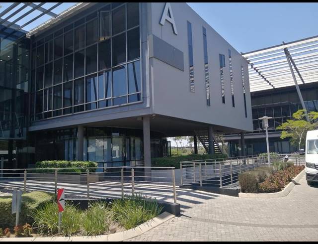 BUSINESS PROPERTY TO RENT IN WOODMEAD